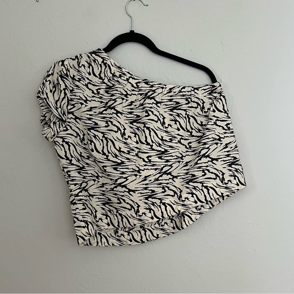 NWT RAILS Jayla One Shoulder Crop Top in Ivory Marbled Tiger Print Size XS - Picture 9 of 11
